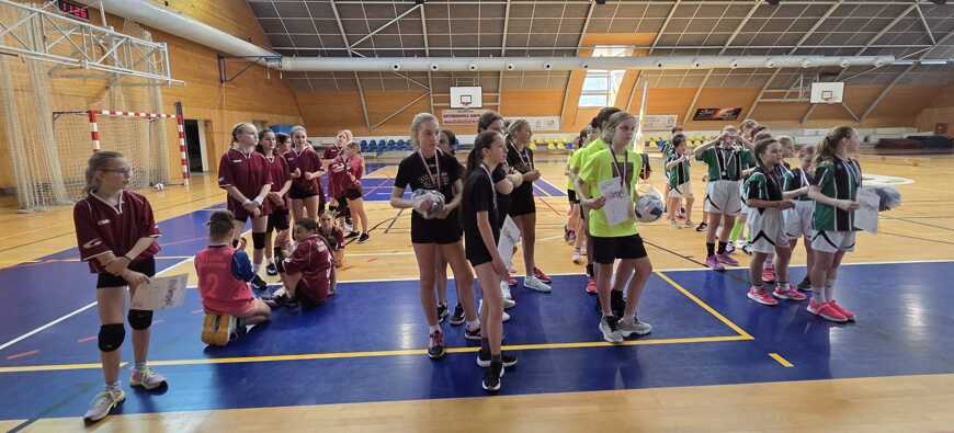 Okresní kolo ve vybíjené dívek