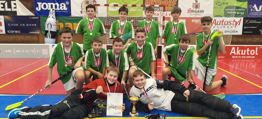 Skvělý úspěch mladších žáků a postup do krajského finále ve florbalu!